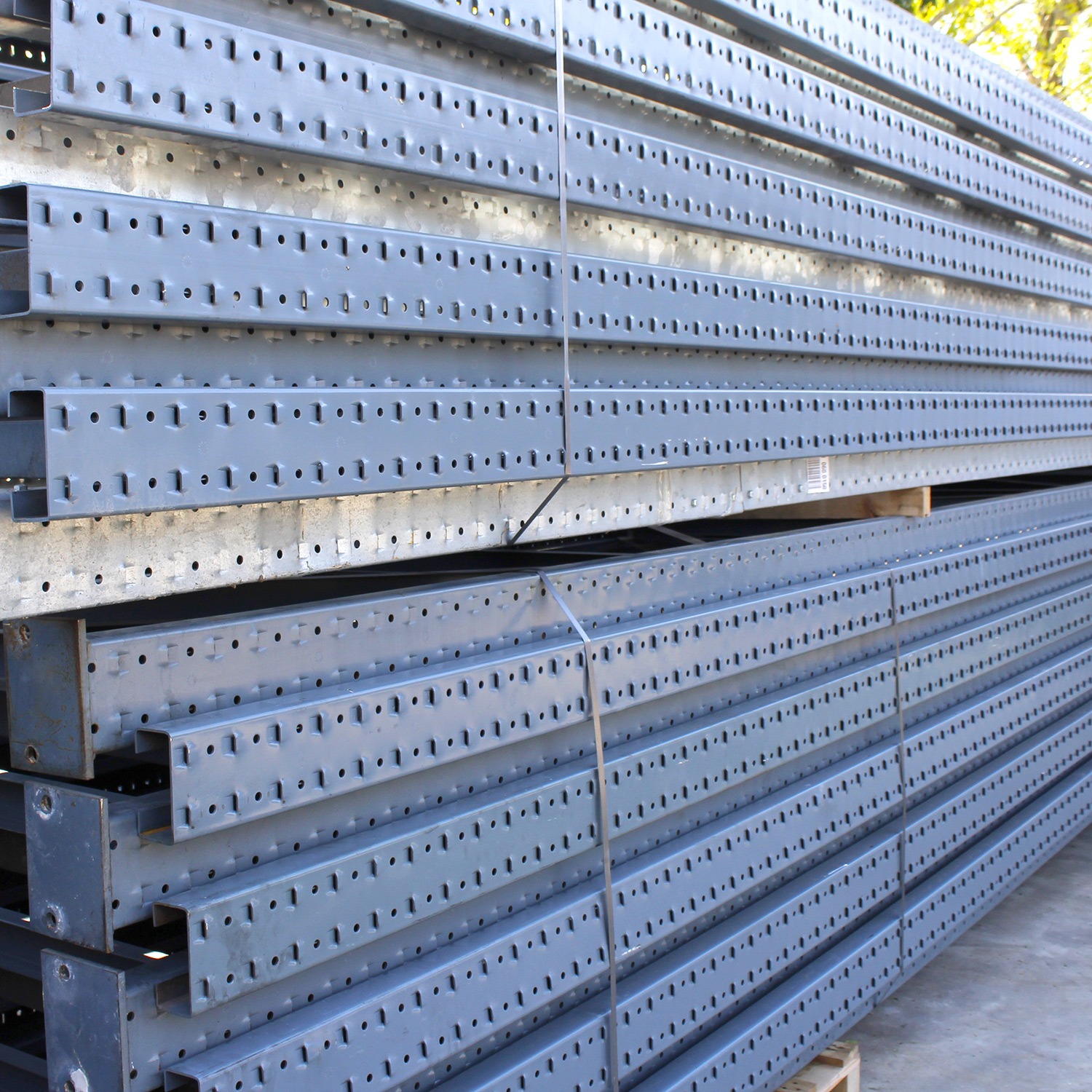 DRIVE-IN-STRONGBLOCK